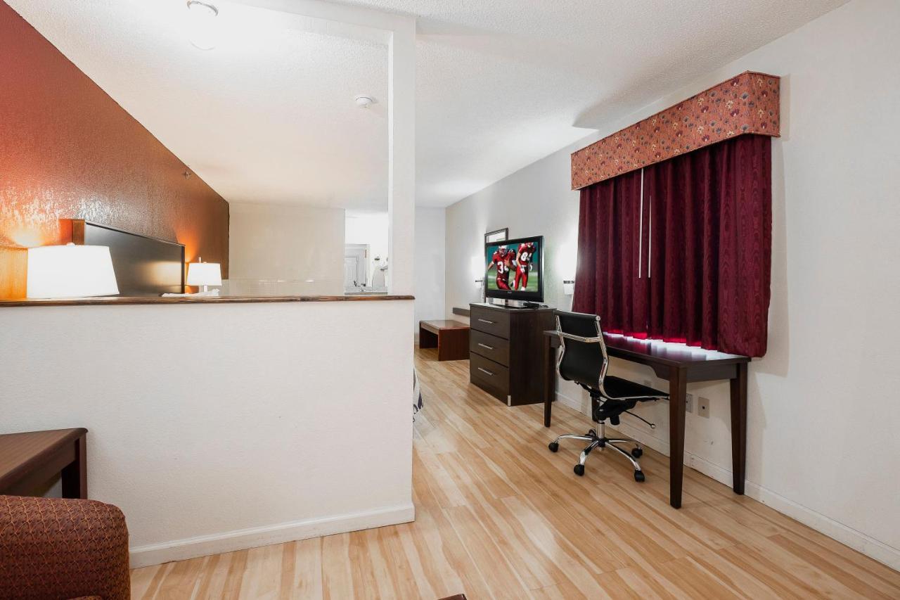 Red Roof Inn & Suites Rome Buitenkant foto