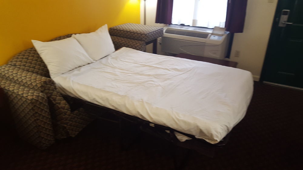 Red Roof Inn & Suites Rome Buitenkant foto