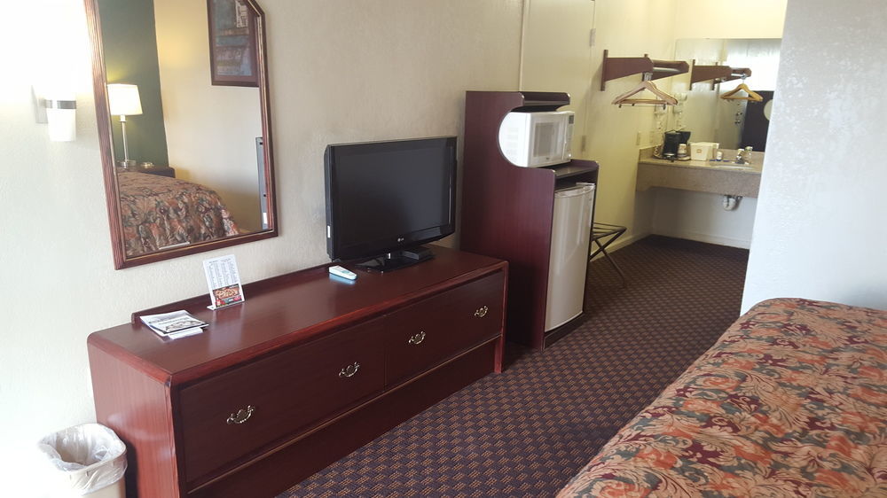 Red Roof Inn & Suites Rome Buitenkant foto